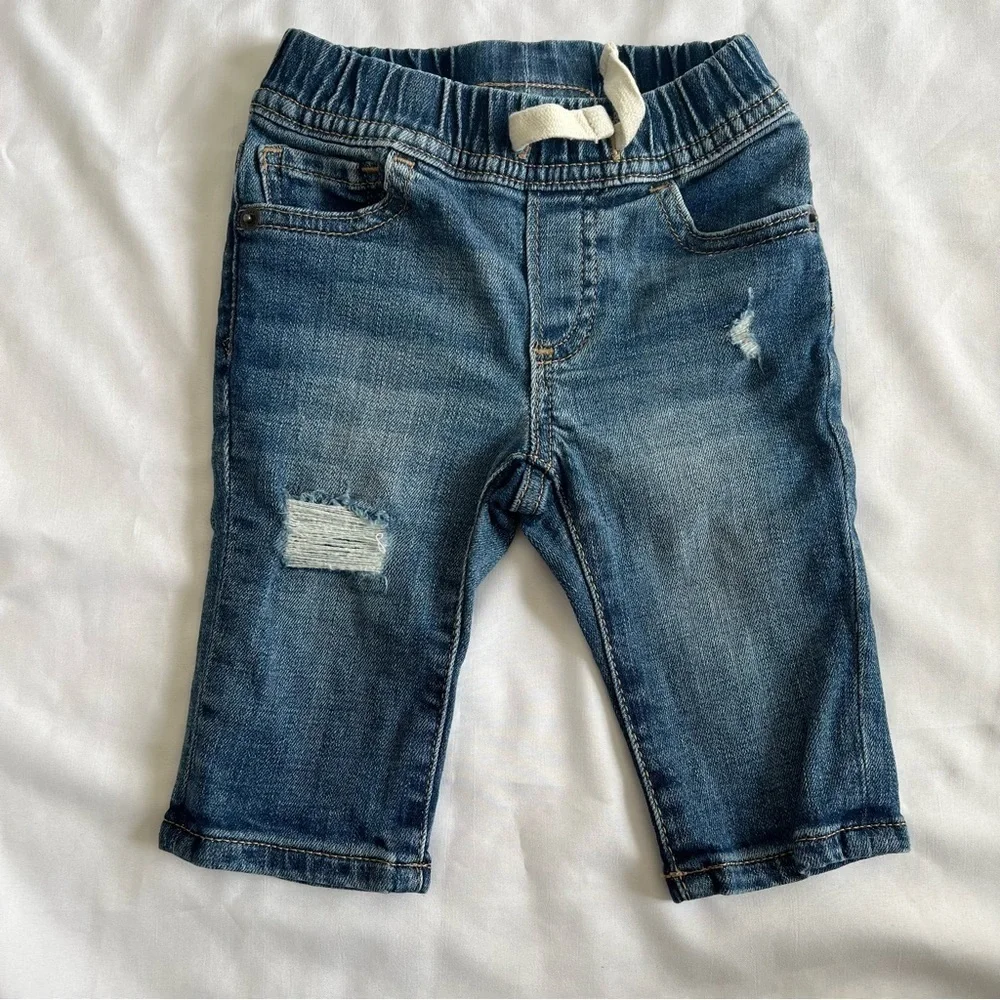 Baby Gap Distressed Denim Slim Fit Elastic Waist Jeans in Size 3-6 Months